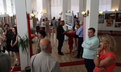 Sergilerden Tiyatro'ya buluşma merkezi: Efeler