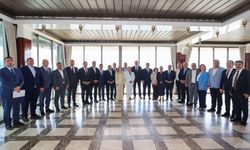 İzmir'de hangi belediye başkanları Yeni Parti'ye geçti
