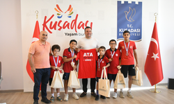 Şampiyon güreşçilerden Başkan Vekili Demirtaş'a ziyaret