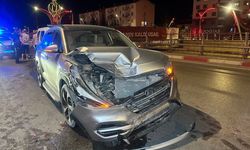 Uşak'ta iki otomobil çarpıştı: 2'si çocuk, 6 yaralı