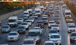 İzmir'de trafiğe kayıtlı araç sayısı 2,1 milyonu aştı