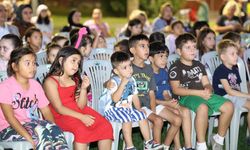 Soğukkuyu Parkı'nda çocukların sinema keyfi