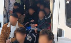 İzmir'de durdurulan araçtan 34 düzensiz göçmen çıktı