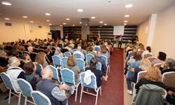 Narlıdere 3.Yaş Üniversitesi'nde ilk ders zili çaldı