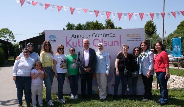 Başkan Özdemir'den Bizim Ev'de Anneler Günü kutlaması