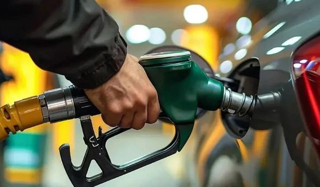 Benzine yarından itibaren yeni zam kapıda