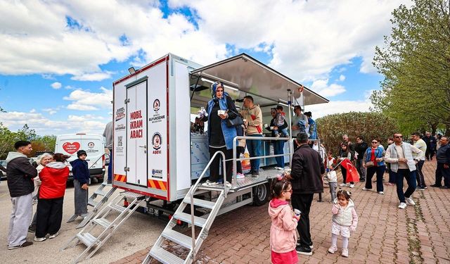Büyükşehir'in mobil ikram filosu güçlendi