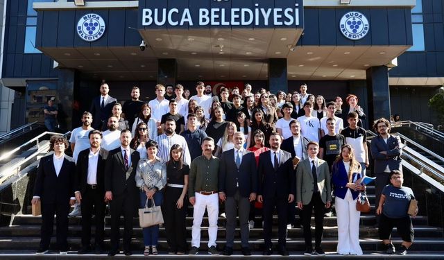 Gençler Buca'da geleceği konuştu