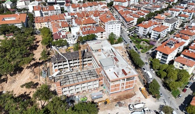 Huzurevi yeniden inşa ediliyor