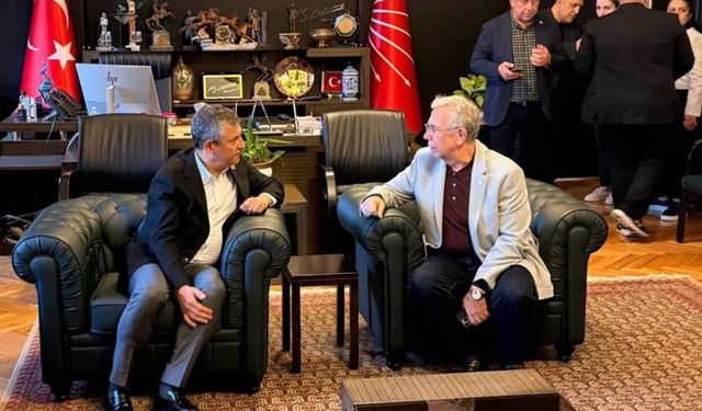Kılıçdaroğlu ekibinden CHP Genel Merkezi'nde kutlama