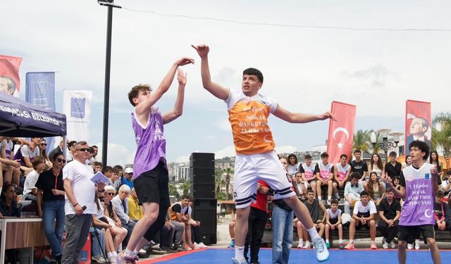 Kuşadası'nda 19 Mayıs coşkusu basketbol turnuvasıyla başladı