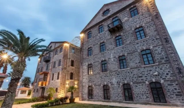 Meslek Fabrikası binasında tahliye süreci başladı