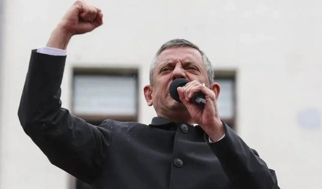 Özgür Özel tebligatı yırttı, TBMM'ye yürüdü
