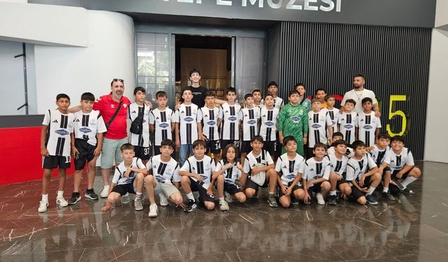 Zencirci'den Germencikli genç futbolculara anlamlı jest