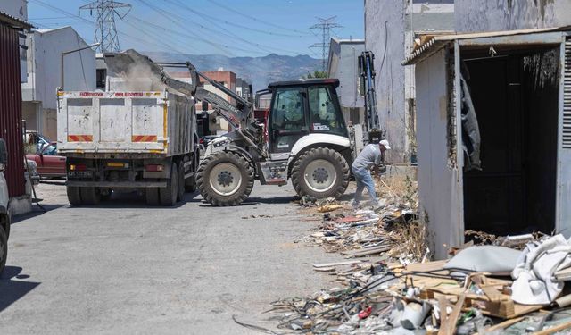 Bornova'da ayakkabı atıkları geri dönüşüme