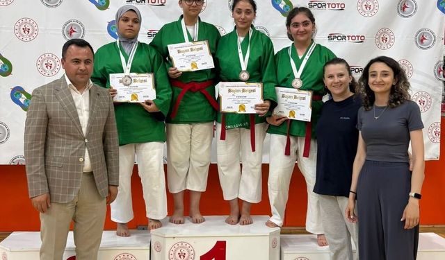 Kütahya Belediyespor 2 madalyayla döndü