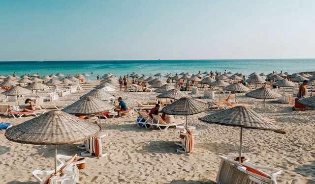 Özel işletmeler İzmir'in Plajlarına çöküyor..!