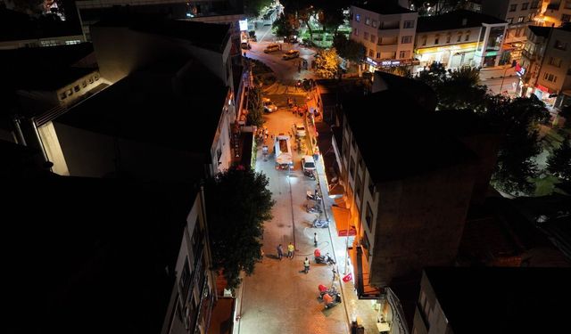 Seferihisar'da yol temizliği çalışmaları sürüyor