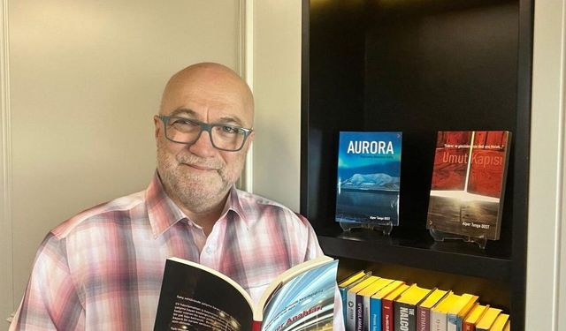 Alper Tunga Dost'un iki romanı ABD'de yayımlandı