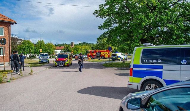 İsveç'te liseye kılıçlı saldırı: Çok sayıda yaralı