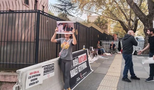 Depremzedelerin pankartları 'itibar' gerekçesiyle kaldırıldı