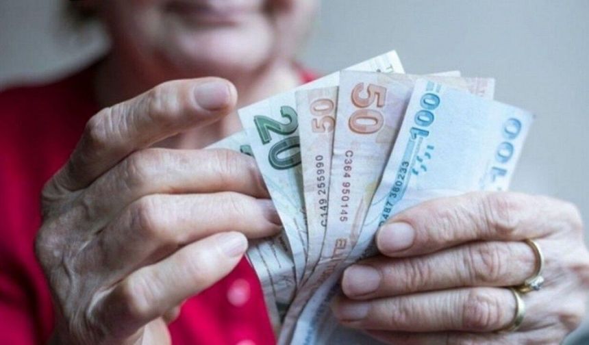 Emeklilerin bayram ikramiyesi için ödeme takvimi açıklandı