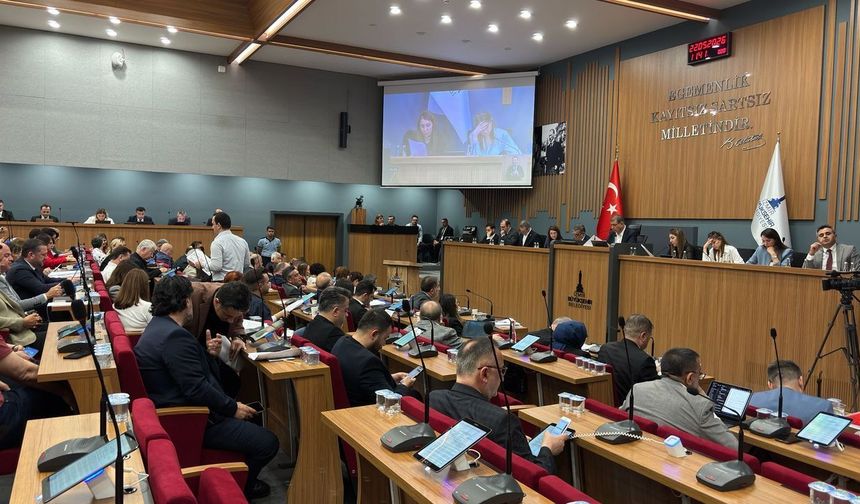 İzBB Meclisi Olağanüstü toplandı: 'Karşıyaka Stadı' projesi için Tugay'dan davet