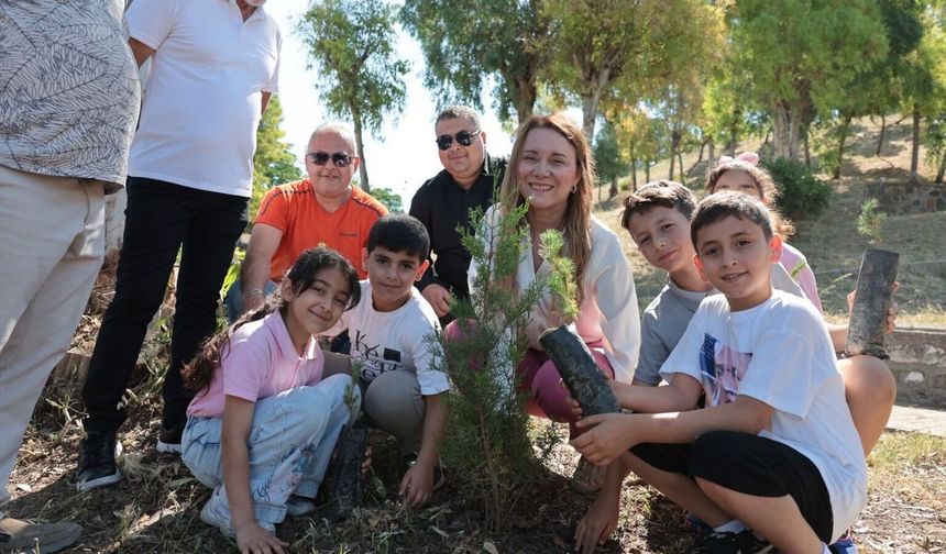 Başkan Mutlu, Konaklı miniklerle fidan dikti