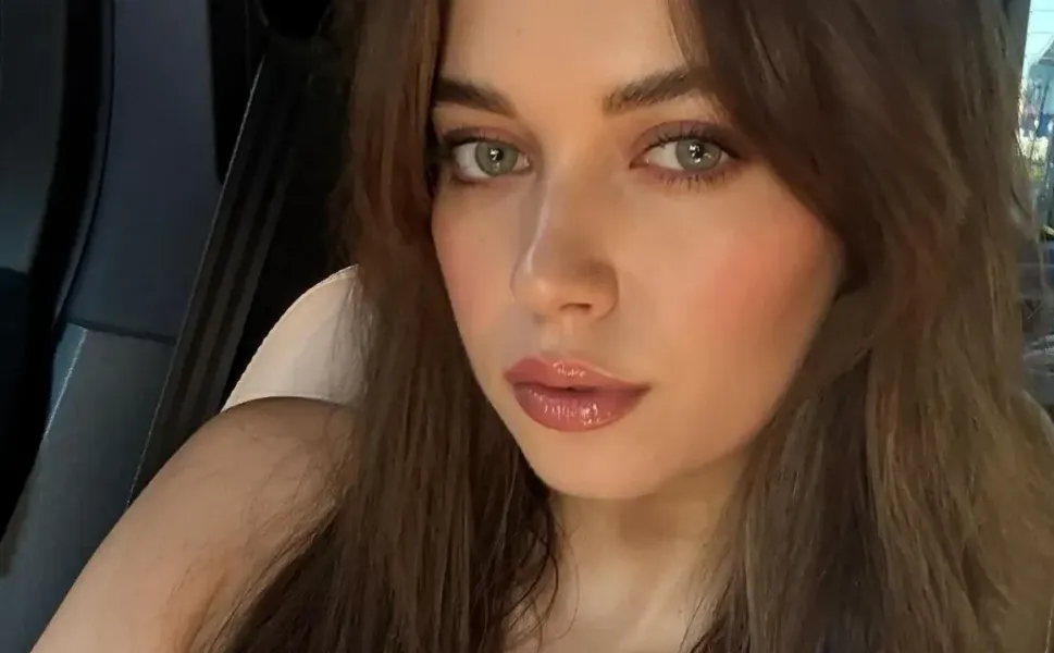 Afra Saraçoğlu havalimanında gözaltına alındı