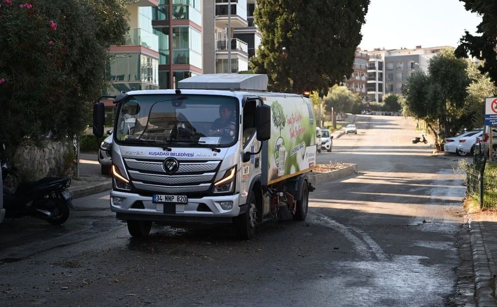 Daha temiz bir Kuşadası için kesintisiz mesai