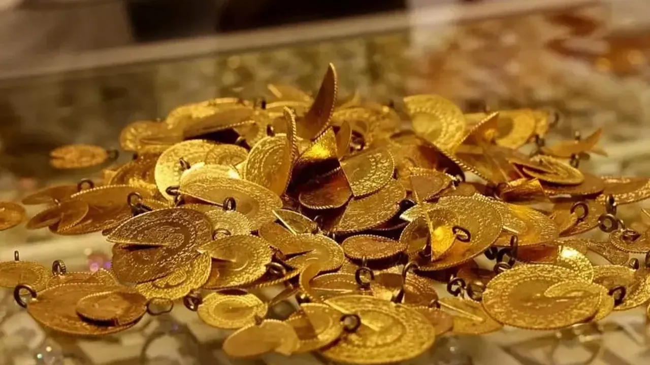 Altın zirveyi gördü: Gram altın 7 bin liraya yaklaştı