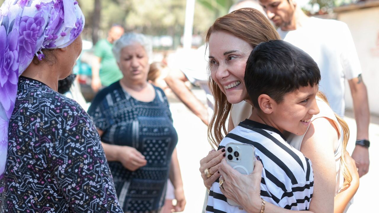 Başkan Mutlu, komşularının evlerine konuk oldu