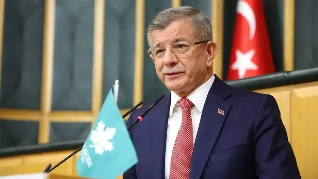 Davutoğlu hakkında 'Cumhurbaşkanına hakaret' soruşturması