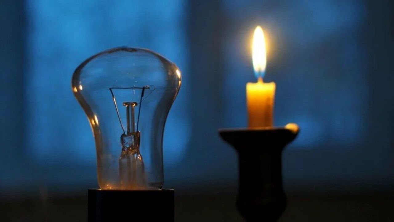İzmir'de elektrik kesintisi! 21 ilçede elektrikler kesilecek