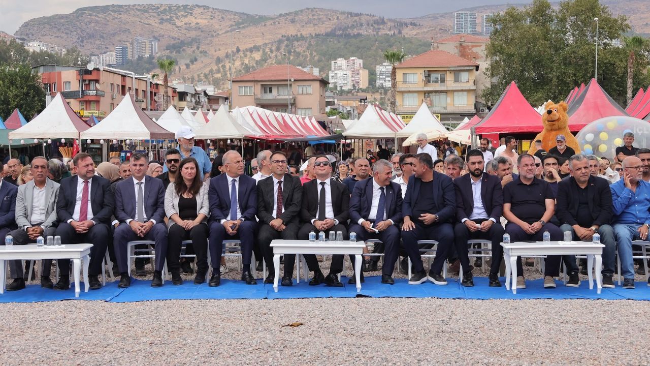 Kars-Ardahan-Iğdır festivali protokolü temastan çekindi!